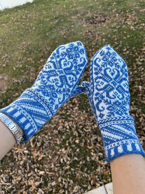 BlueBell Mittens