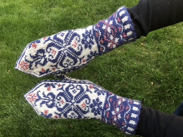 Spring is Coming Mittens