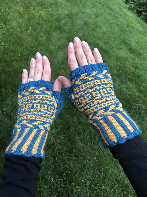 Parthenon Mitts