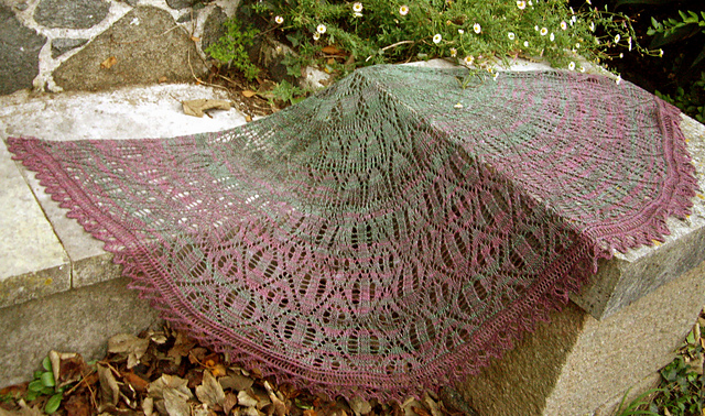 Christmas Shawlette
