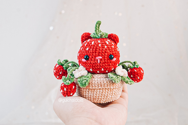 Strawberry Pot