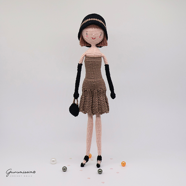 Crochet Daisy doll in retro 1920s style