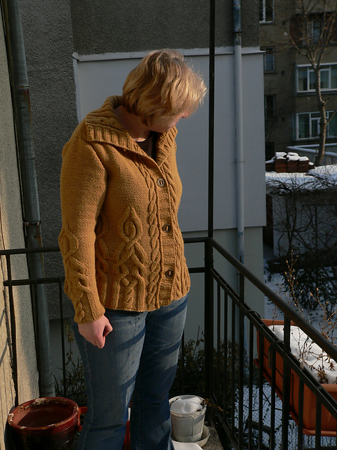 15 Jacke mit Zöpfen