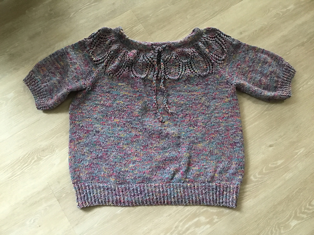 1019-503 Shaped V-neck Sweater
