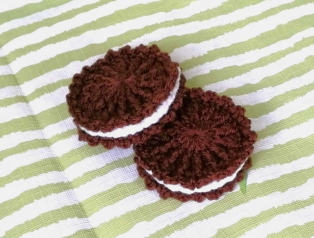 Kakaokekse mit Vanillecremefüllung