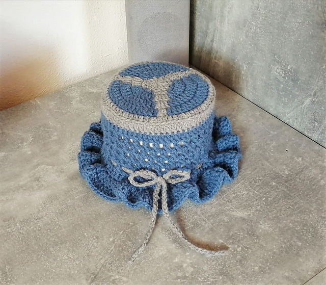 Mercedes Klopapierhut