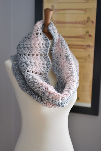Puff and Ripple Cowl