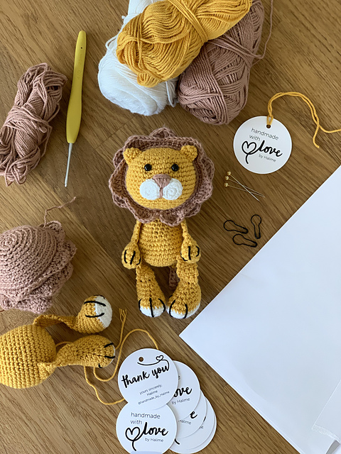 Amir the Lion - crochet lion