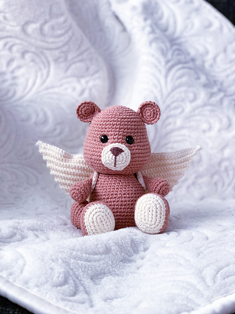 Crochet teddybear with wings
