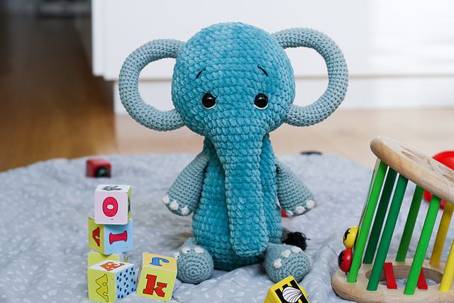 Crochet elephant