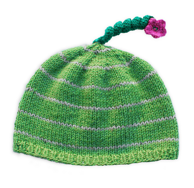 Hat with a cute flower - Blómahúfa
