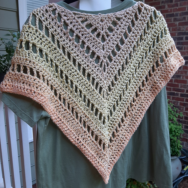 Avia Capelet Mini Poncho