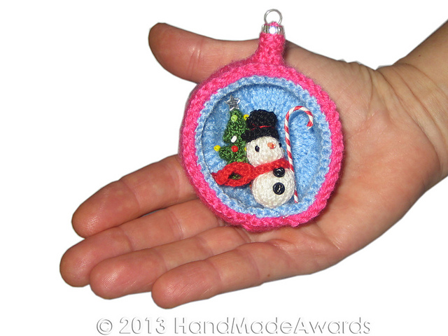 CROCHET Christmas SNOWMAN Diorama Ball Ornament
