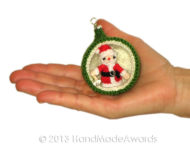 CROCHET Christmas SANTA Diorama Ball Ornament