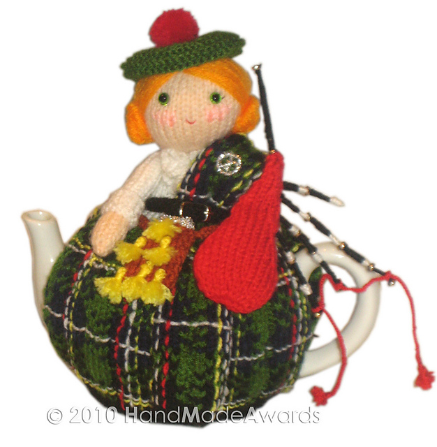 Ravelry: The Girl from Scotland Tea Cosy pattern by Loly Fuertes