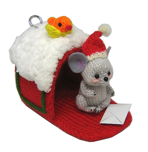 Little Mouse in Mailbox