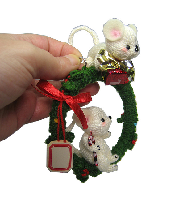 Mice with Christmas Wreath
