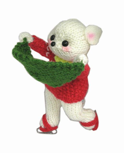 Mouse skating with a leaf