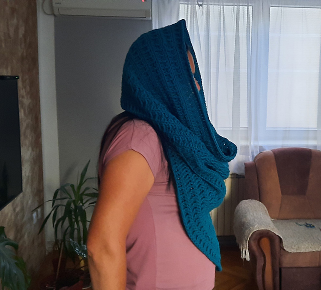 Teodora hooded scarf