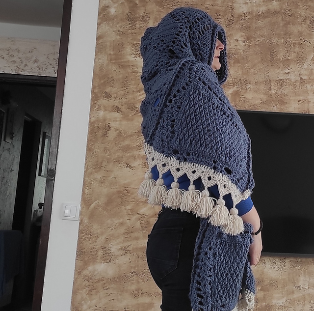 Kate hooded pochet shawl