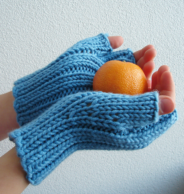 Fingerless mittens for children