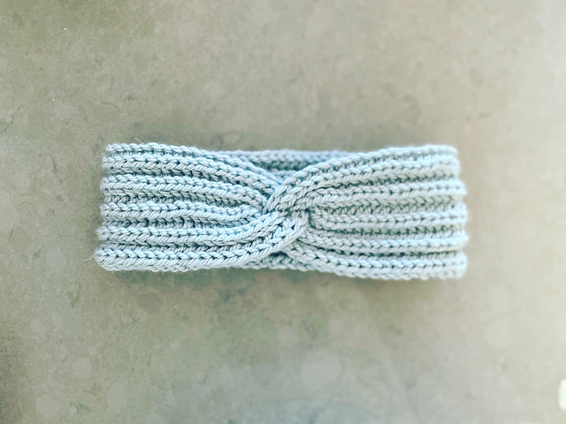 Romantic twist headband
