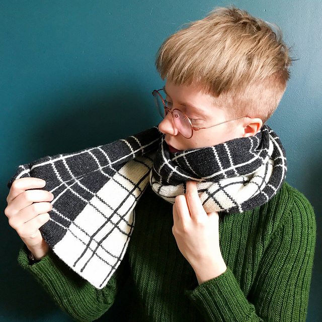FiftyFifty Scarf