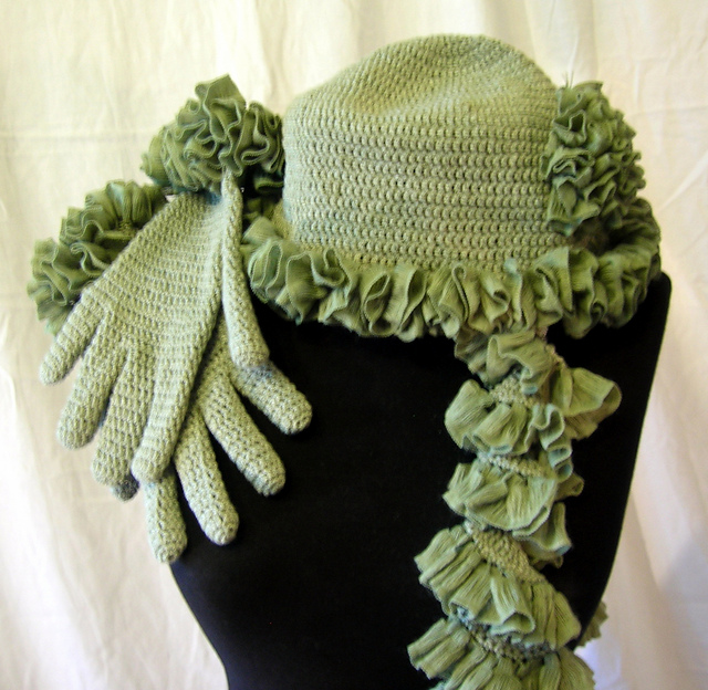 The Crinkly Mossy Set - scarf, gloves, hat 