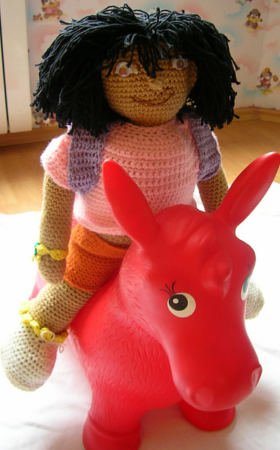 Dora Dorinda, Bella Belinda