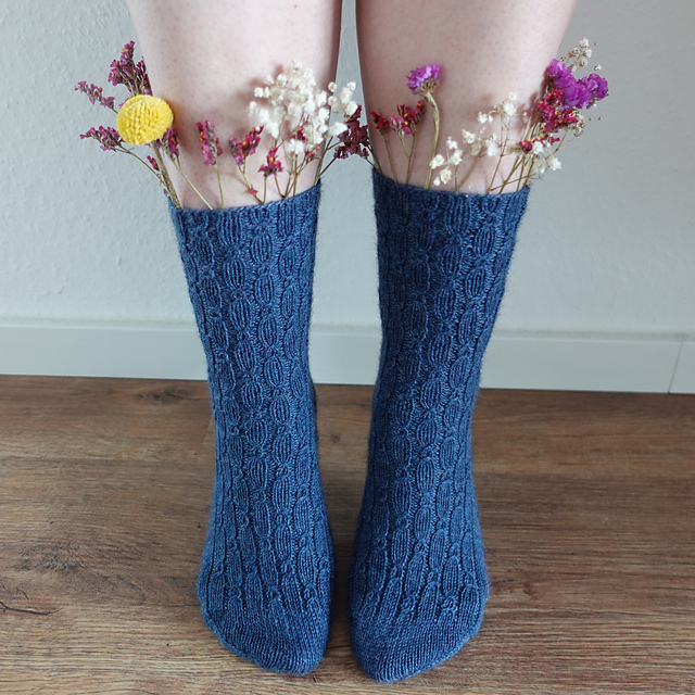 Dew Droplet Socks