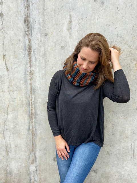 Ravelry: Striped Cowl pattern by Hannah Cross
