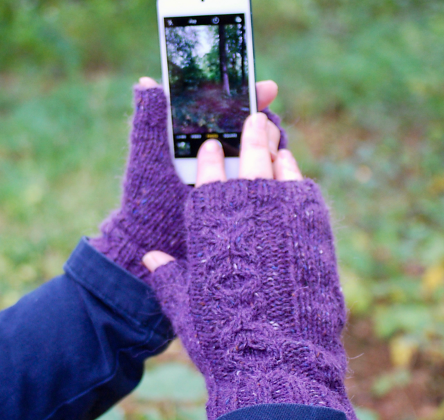 Kisses Fingerless Mitts