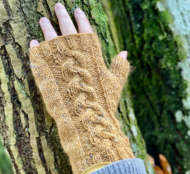 Plait Fingerless Mitts
