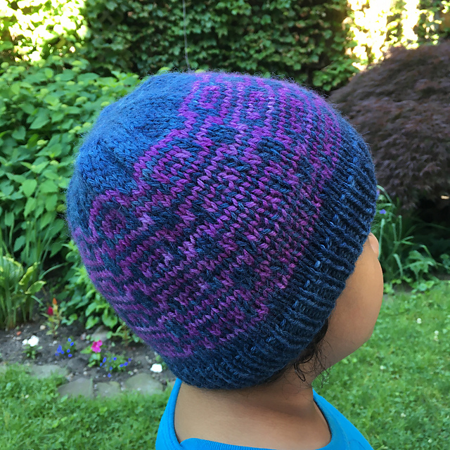Swirl and tracks hat