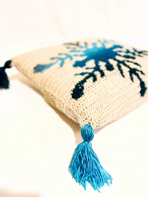 Northern Flakes Pillow Case