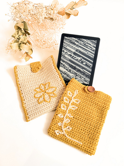 The Cozy Reader Sleeve