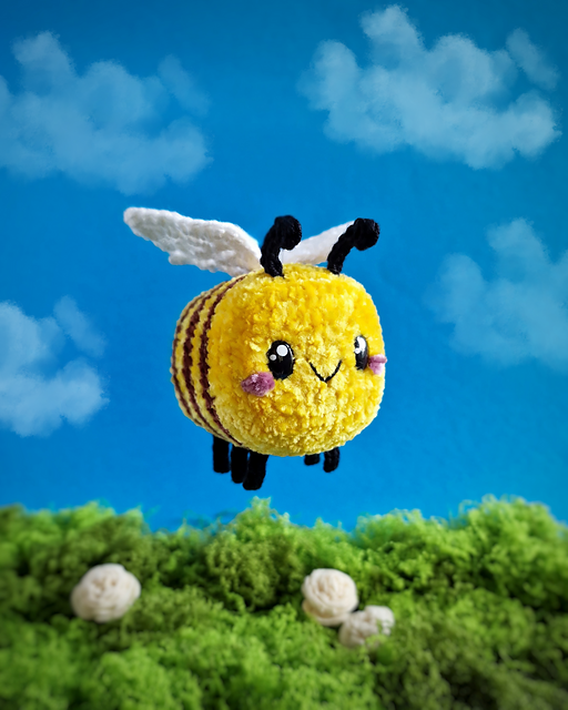 Ravelry: Granny Bee pattern by Happy Potato Crochet