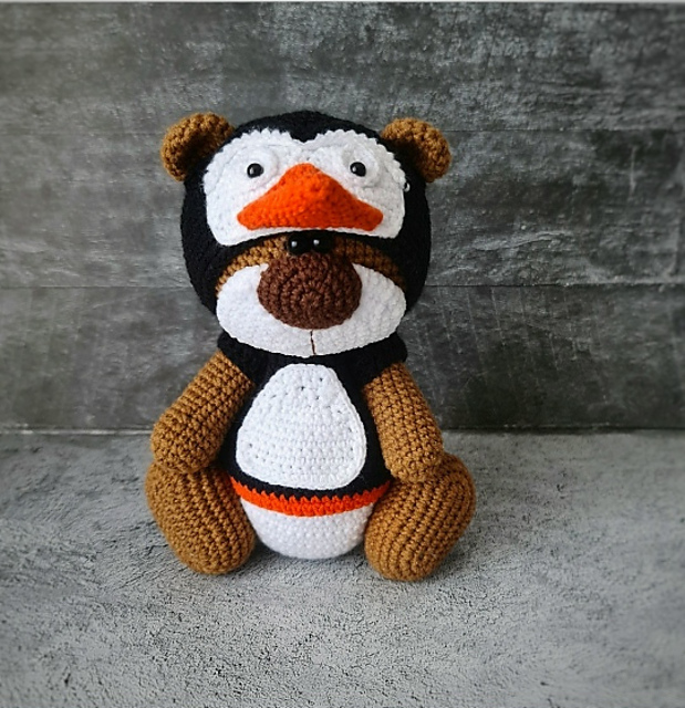 Ravelry: Penguin Outfit for bear pattern by Olga Kurchenko