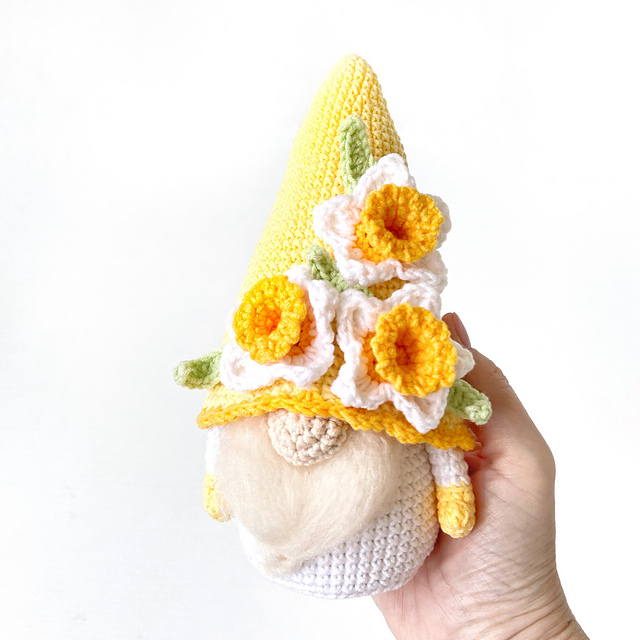 Daffodil Flower gnome
