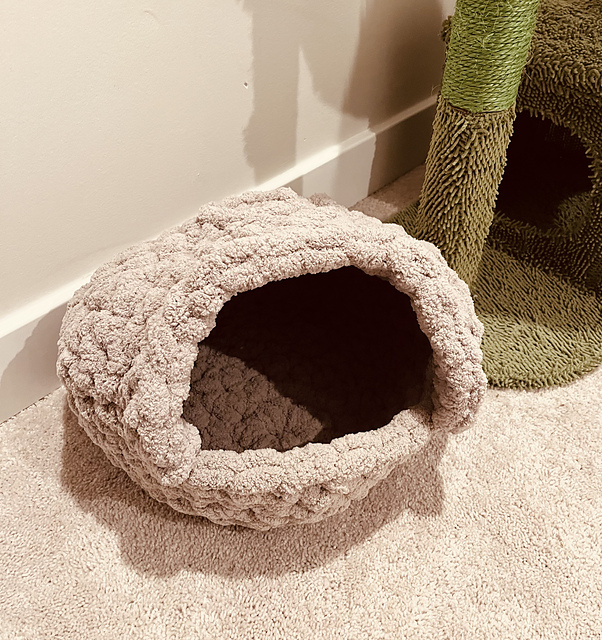 Cozy Cat Cave Bed