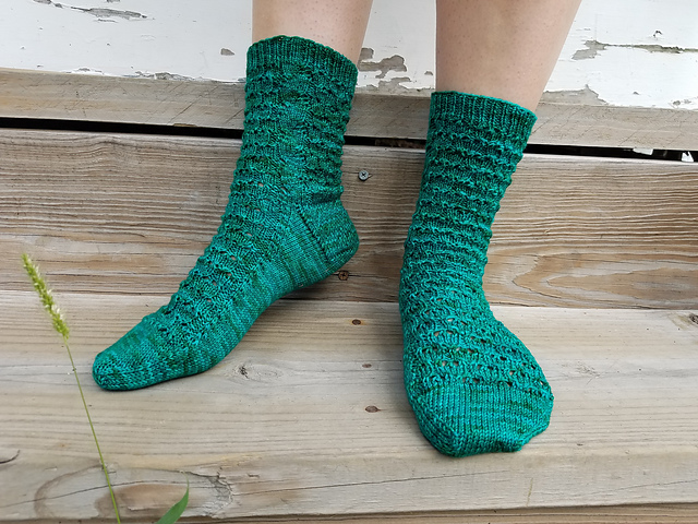 Tangle Froth Socks