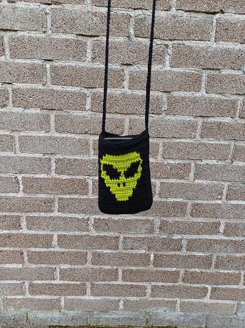 Alien Phone Pouch