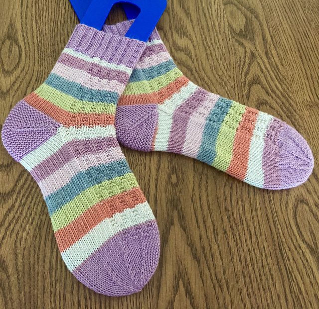 Garter Rib Bliss Socks