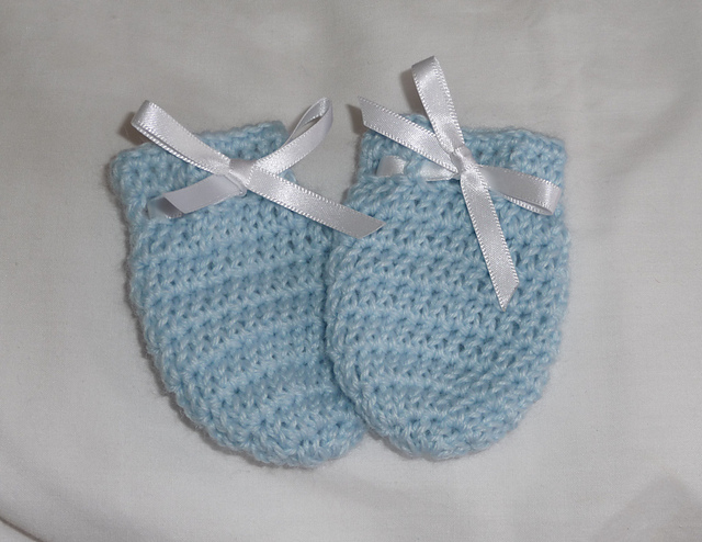 Easy-Tie Mittens