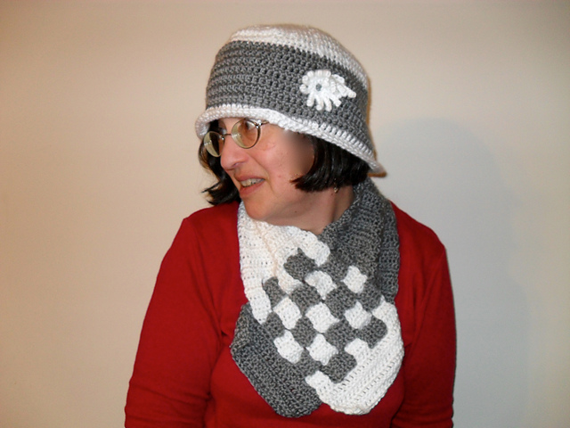 Criss Cross Crochet Scarf Set