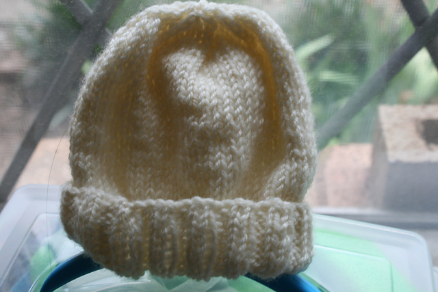 Newborn Hat in the Round