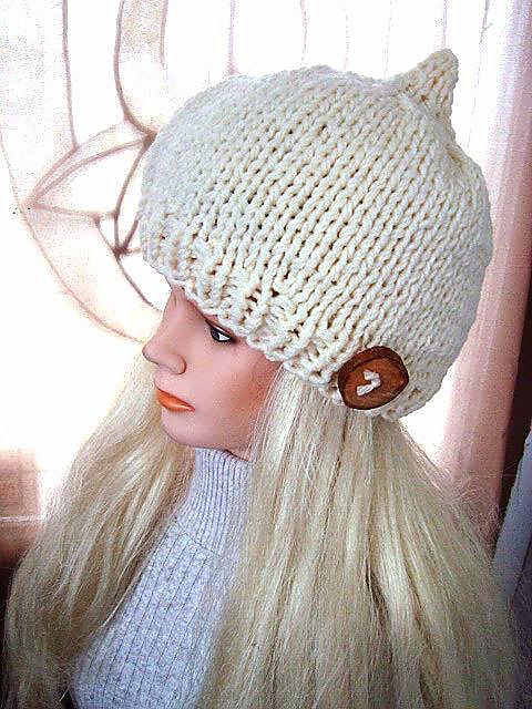 646 PIXIE POINT KNIT CLOCHE HAT