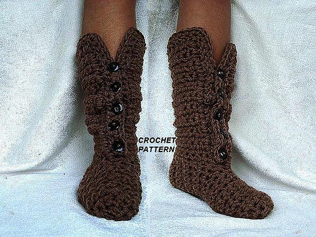 669 BUTTON Front crochet boot slippers
