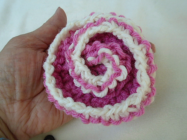 820 2-Tone Sprial Flower and Leaf