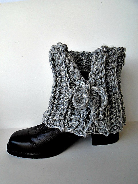 1099YT- CROCHET LACED BOOT CUFFS